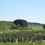 Forest Cottage, Hébergement de vacances Jehonville