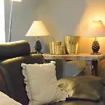 Dom wakacyjny Forest Cottage, Jehonville