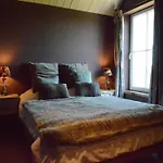 Forest Cottage, * Jehonville