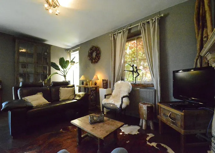 Forest Cottage, Vakantiehuis Jehonville