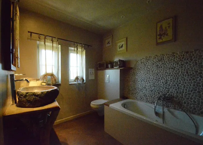 Сasa de vacaciones Forest Cottage, Jehonville